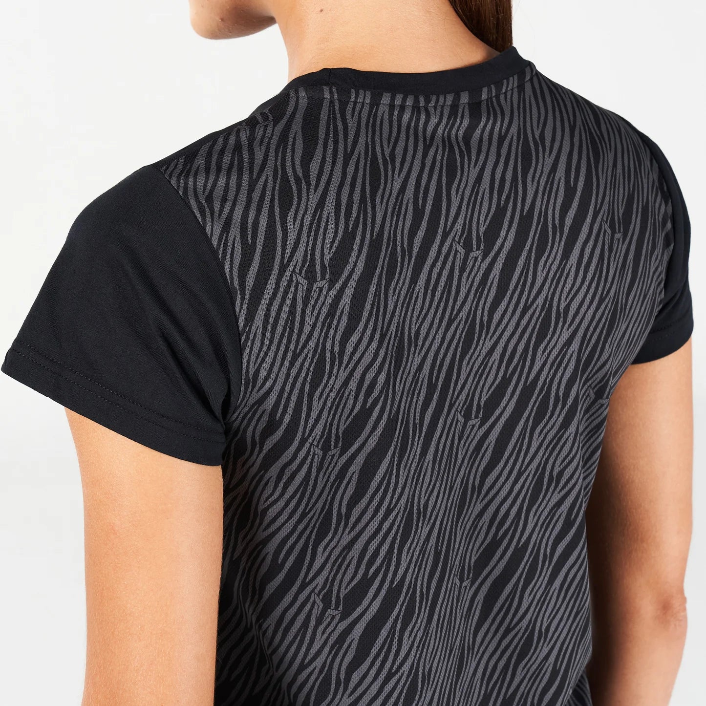 CORE WILD PRINT BACK TEE BLACK