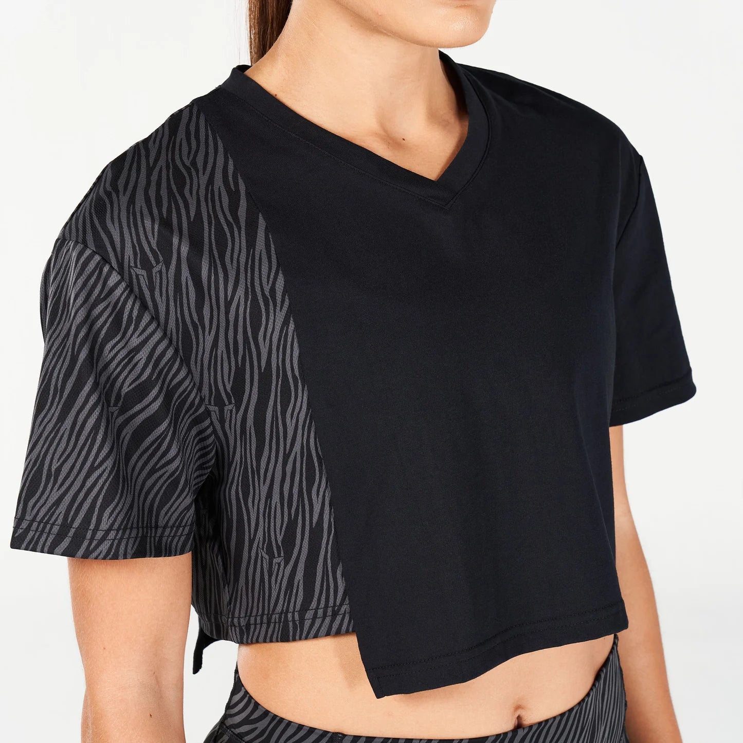 CORE WILD PRINT BOXY TEE BLACK