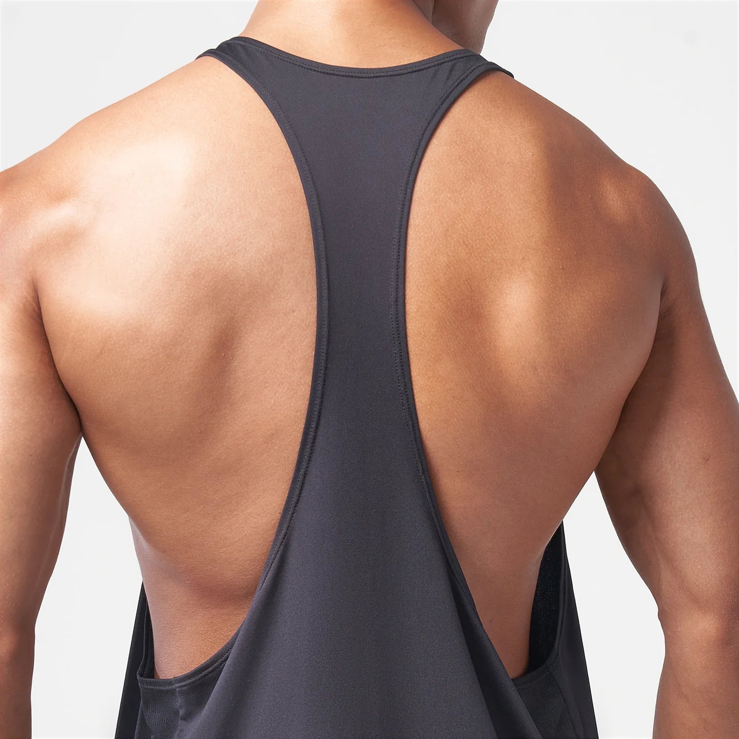 ESSENTIAL GYM STRINGER BLACK