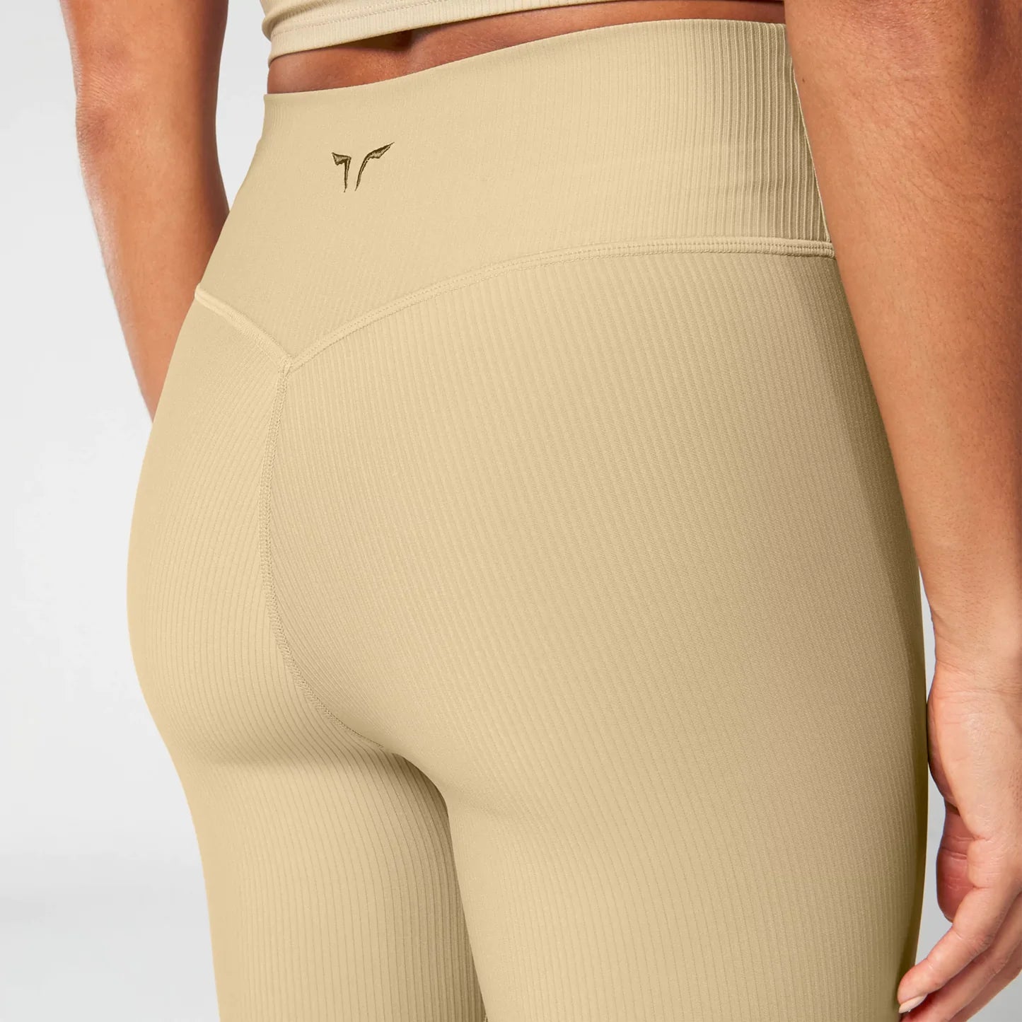 CODE RIBBED BIKER SHORTS SAND