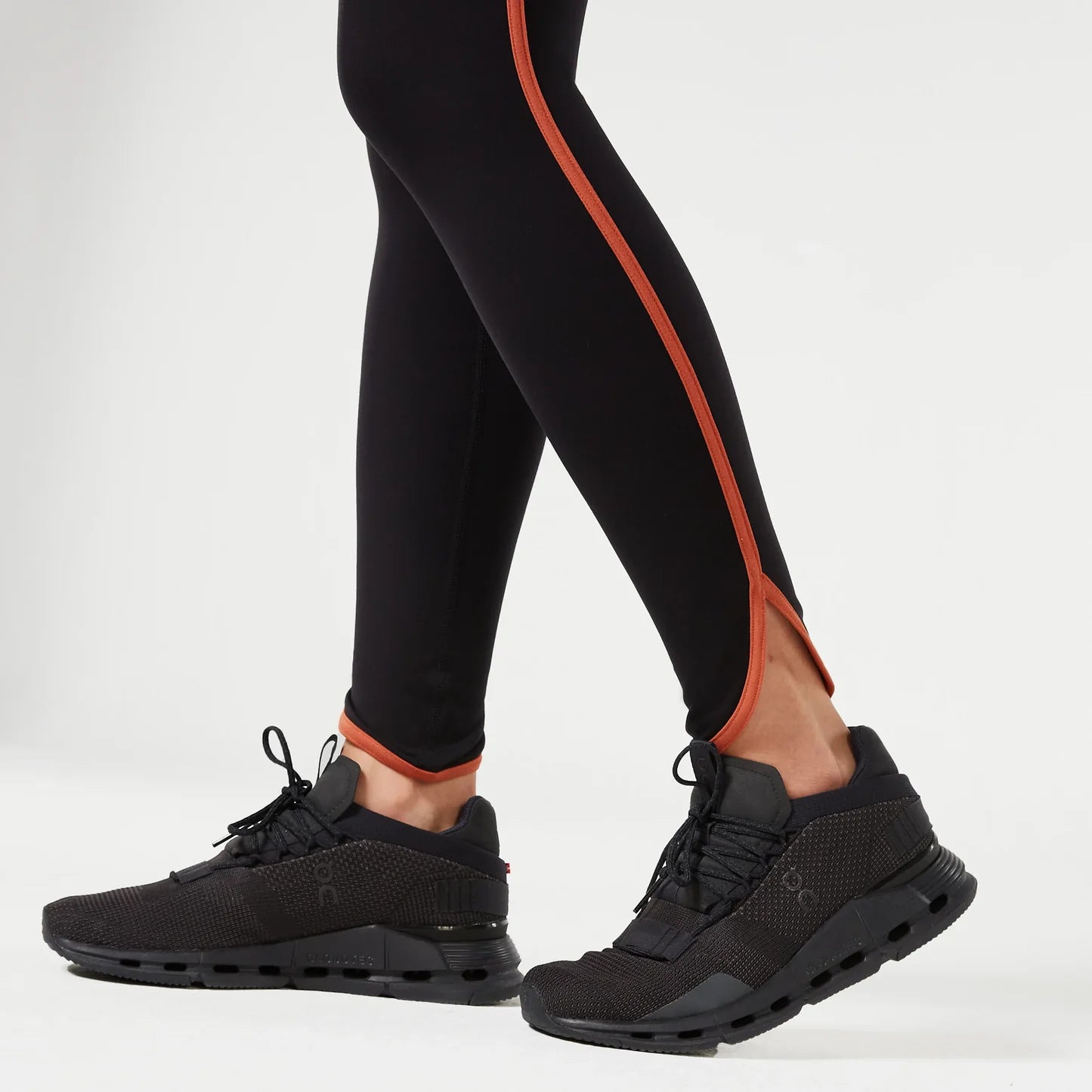 RETROGRADE CHIC LEGGINGS