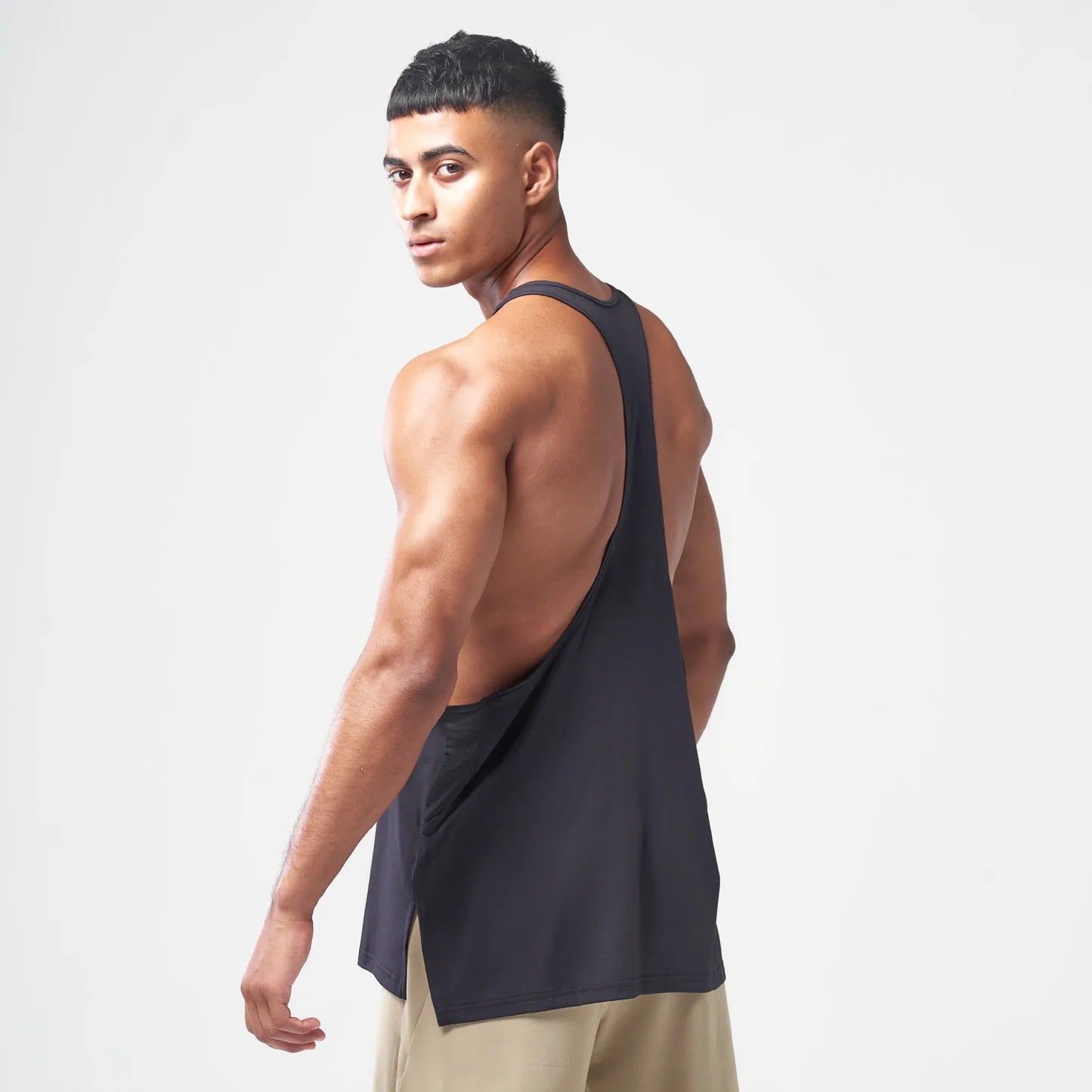 ESSENTIAL GYM STRINGER BLACK
